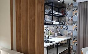 Tam Serviced Studio Apartment Myslym Shyri No1